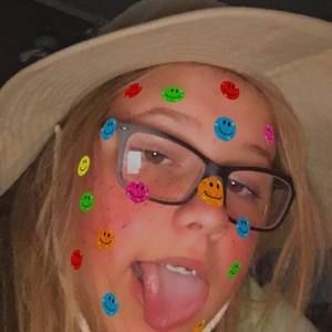 Meet your Posher, Ella